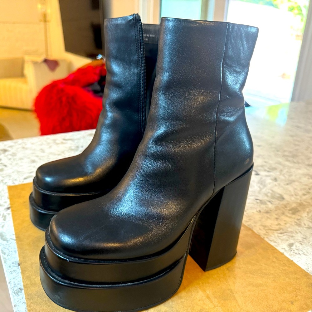 Steve Madden Platform Boots